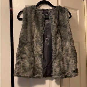 TOPSHOP Size 2 Grey Faux Fur Vest